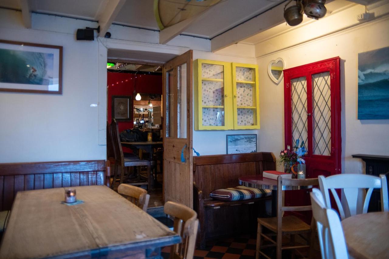 The Rum Shack Manorbier Castle Inn エクステリア 写真